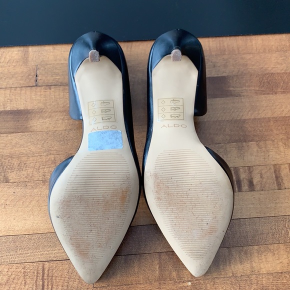 Black heels - Picture 3 of 4